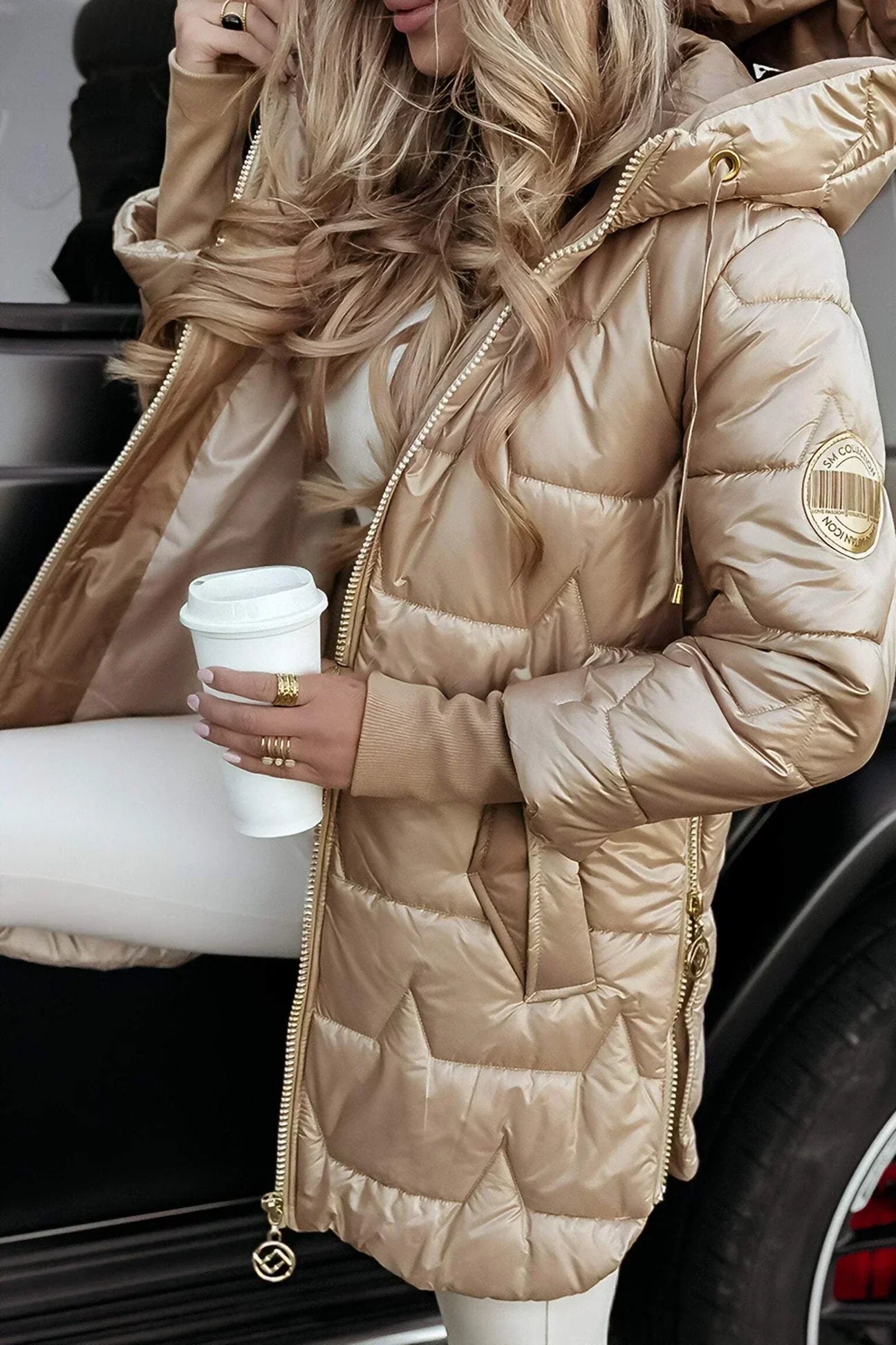 Stefana - Stylowy płaszcz zimowy z kapturem i podszewką